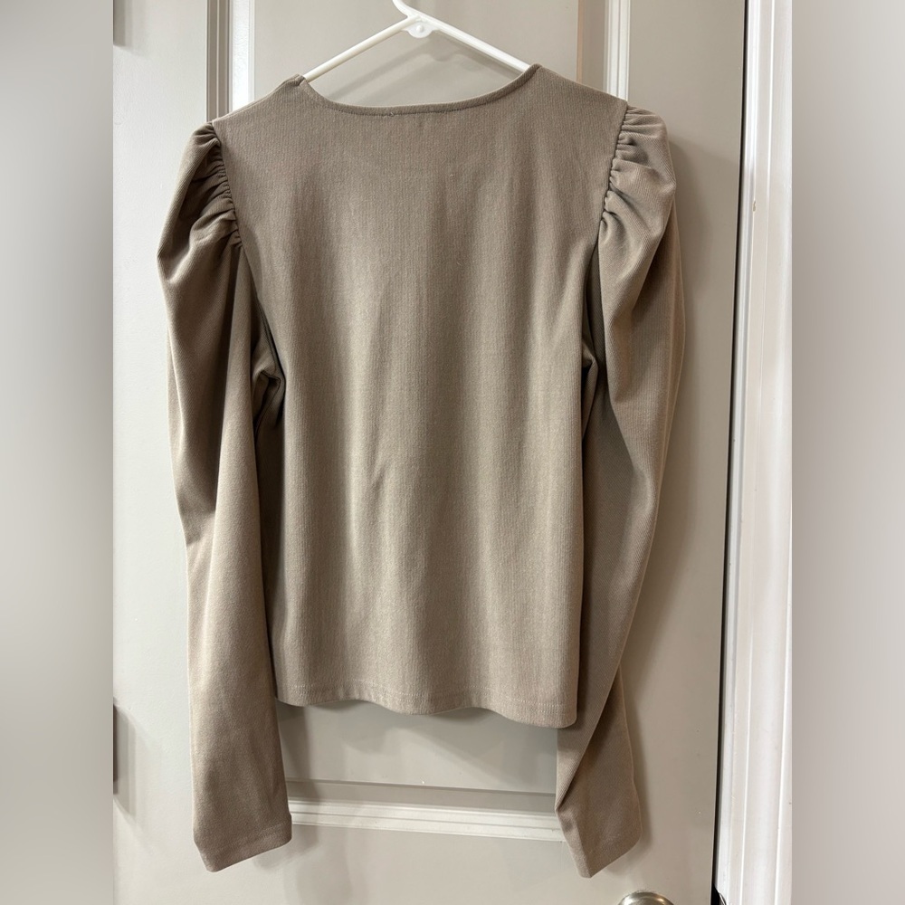 Grade & Gather Taupe Shirring Long Sleeve Women's Top - Picture 5 of 6
